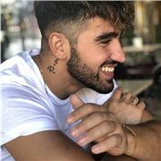 Professeur d’espagnol donne des cours (orale et écrit) à professionnels et, ou débutants.D’origine italienne, j’ai vécu et travaillé comme traducteur (italian,anglais) 4 ans en Espagne